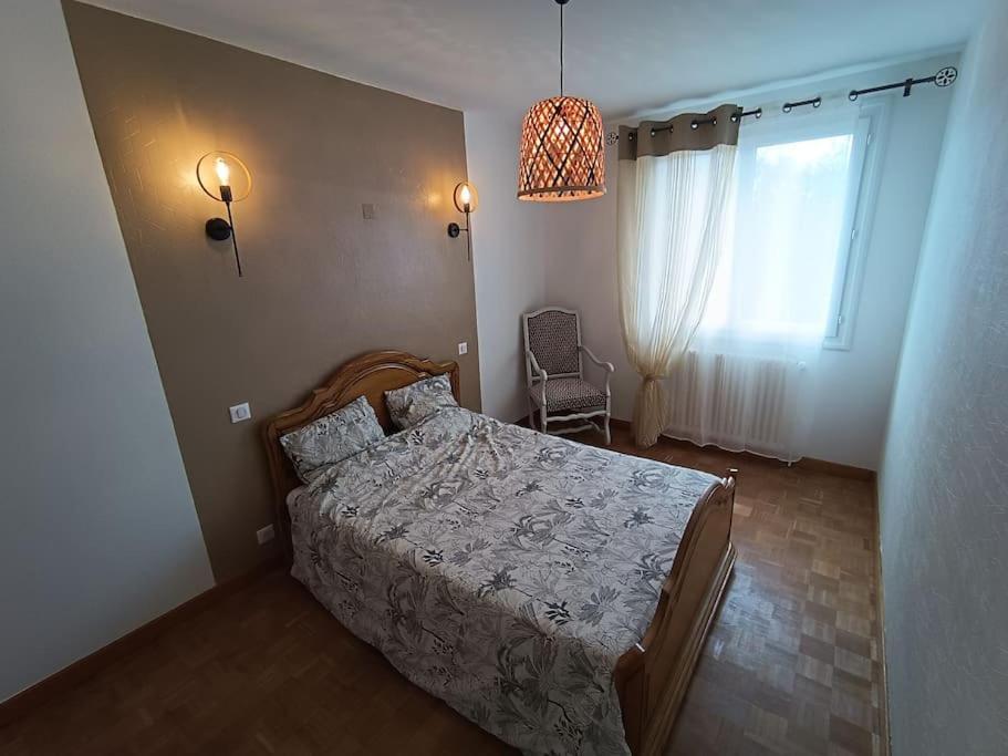 Maison L'Hostal Saura Y Roja Andelat Bagian luar foto